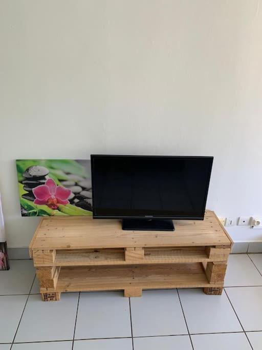 Petit Prix Et Grand Confort A Saint Gilles Les Bains Buitenkant foto